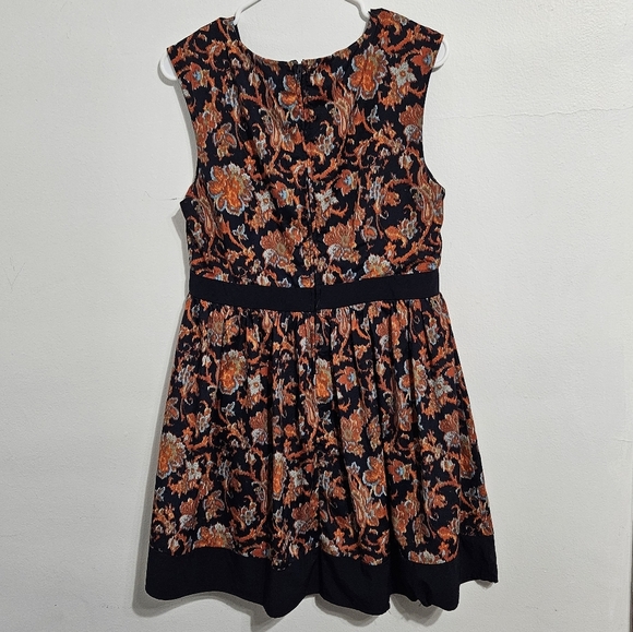 Poema Fit and Flare Fall Floral Dress. Size Large. - Picture 2 of 5
